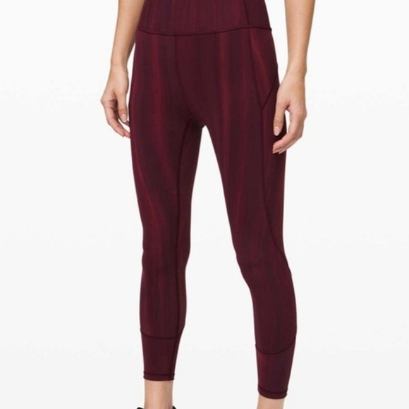 Lululemon In Movement Tight 25" *Everlux Linear Spray Dye White Garnet - Picture 2 of 10